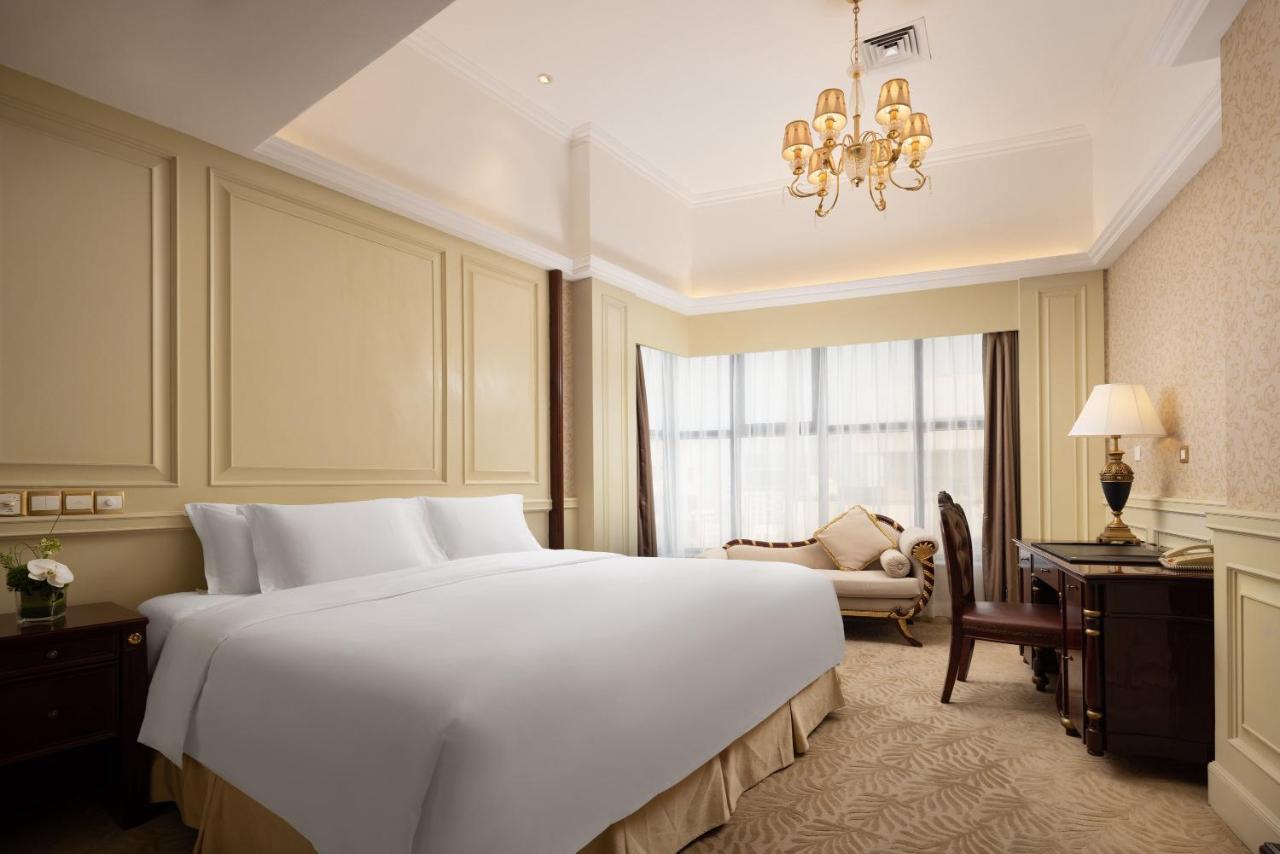 Crowne Plaza Hotel & Suites Landmark Shenzhen, An Ihg Hotel - Nearby Luohu Border, Indoor Heated Swimming Pool, Complimentary Welcome Drink Bagian luar foto