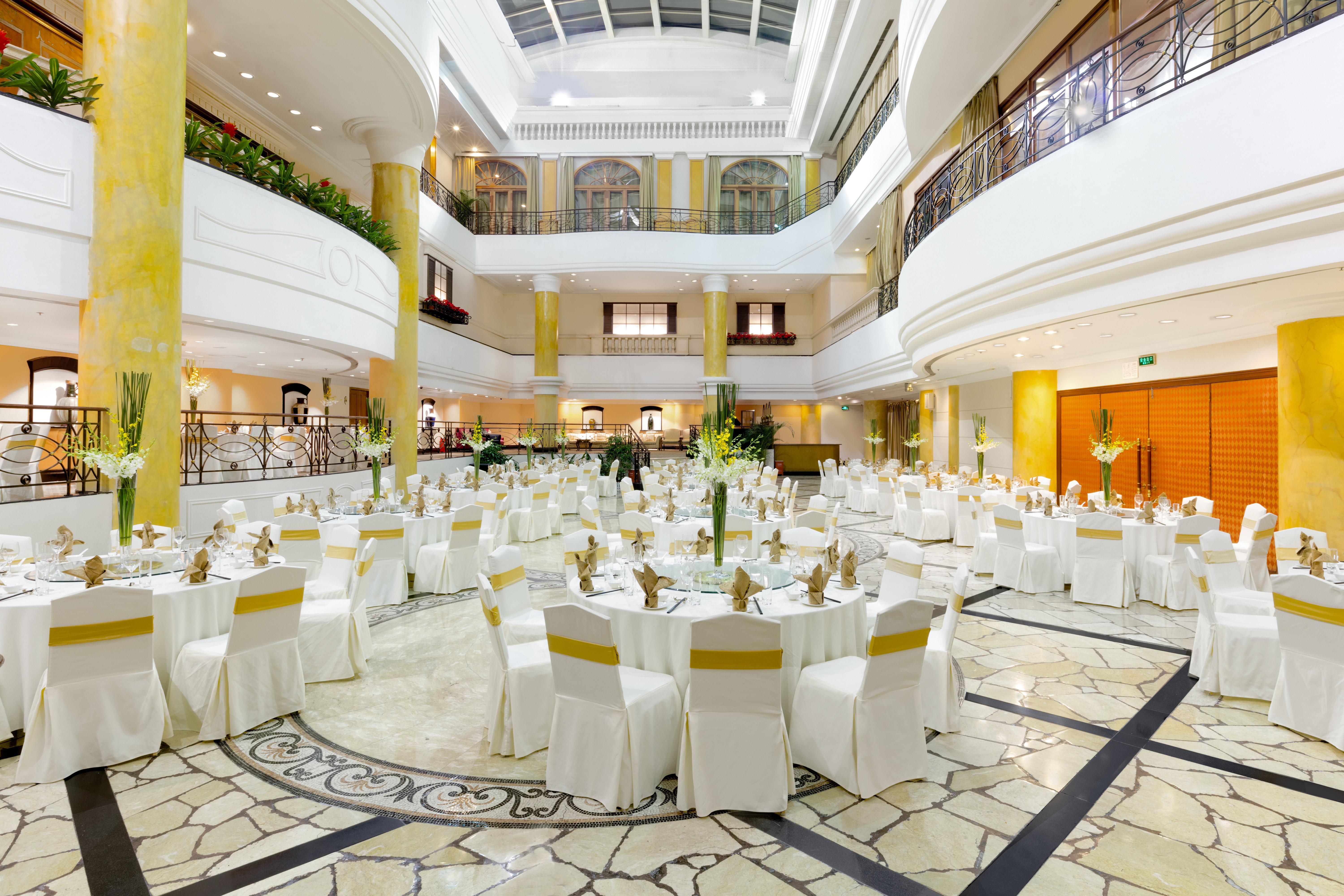 Crowne Plaza Hotel & Suites Landmark Shenzhen By Ihg - Nearby Luohu Border, Indoor Heated Swimming Pool, Complimentary Welcome Drink Bagian luar foto